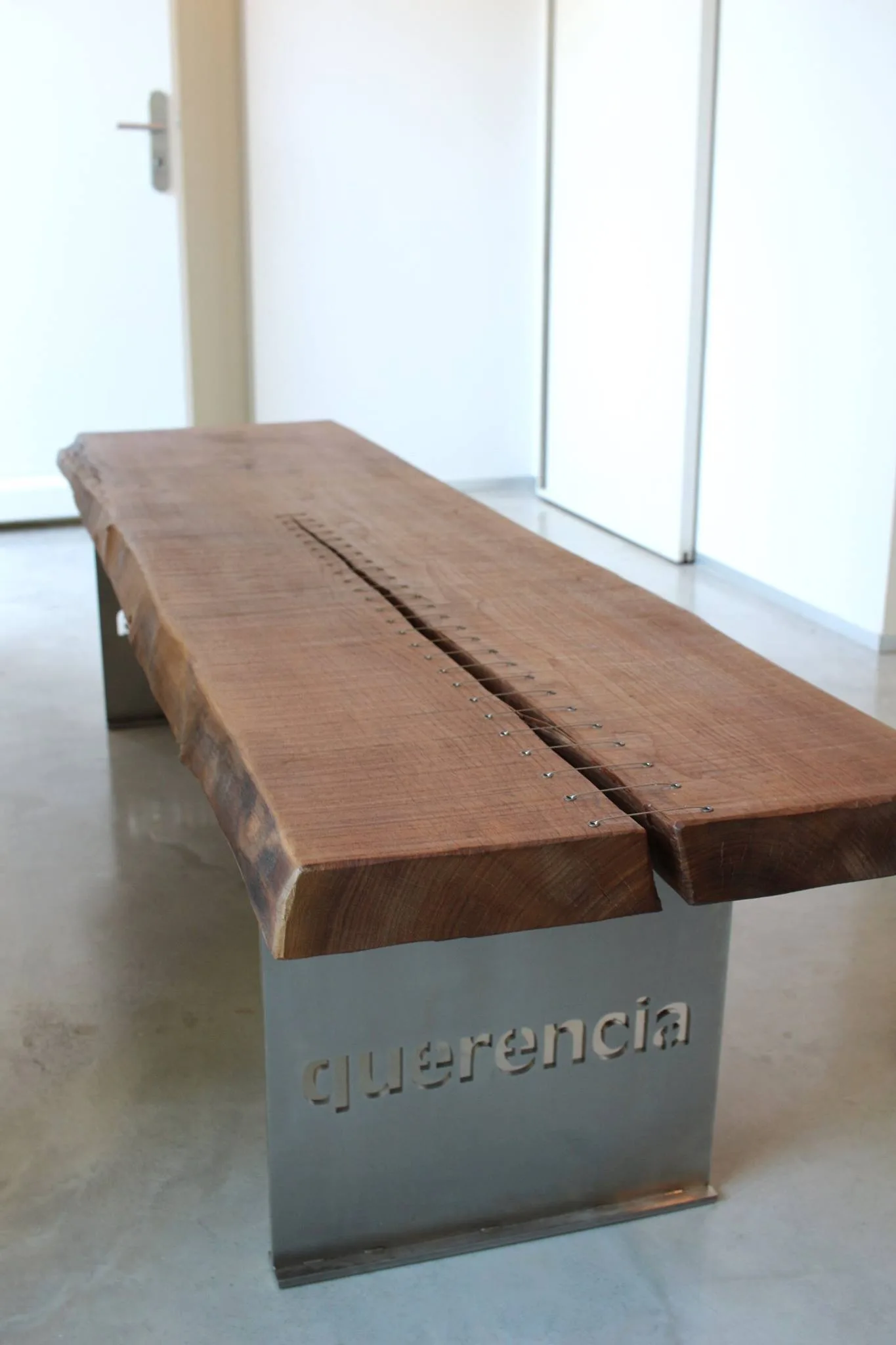 Tischlerei_Knechtl_Genaehtes_Holz_Unikat