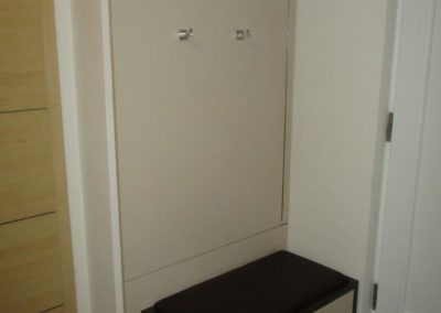 Kastenverbau in Kombination mit Gästegarderobe