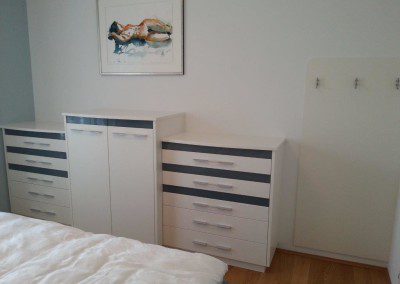 Schlafzimmer Kommode mit Ladenelementen.