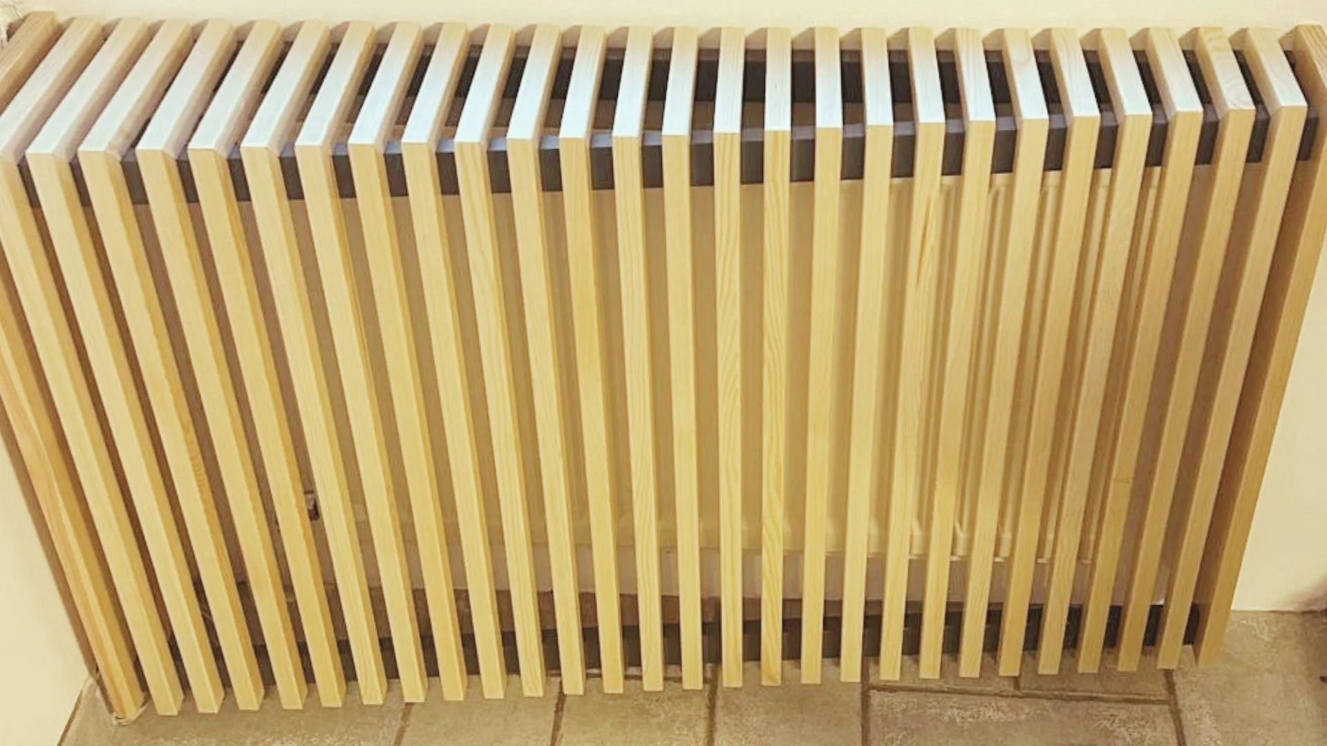 Tischlerei-Knechtl-Website-Heizkörperverkleidung2 Badezimmer