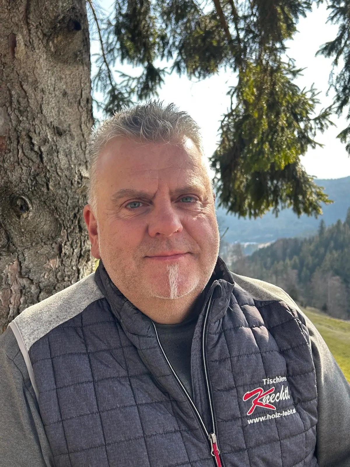 Gründer und Inhaber Karl Knechtl von der Tischlerei Knechtl in der Steiermark